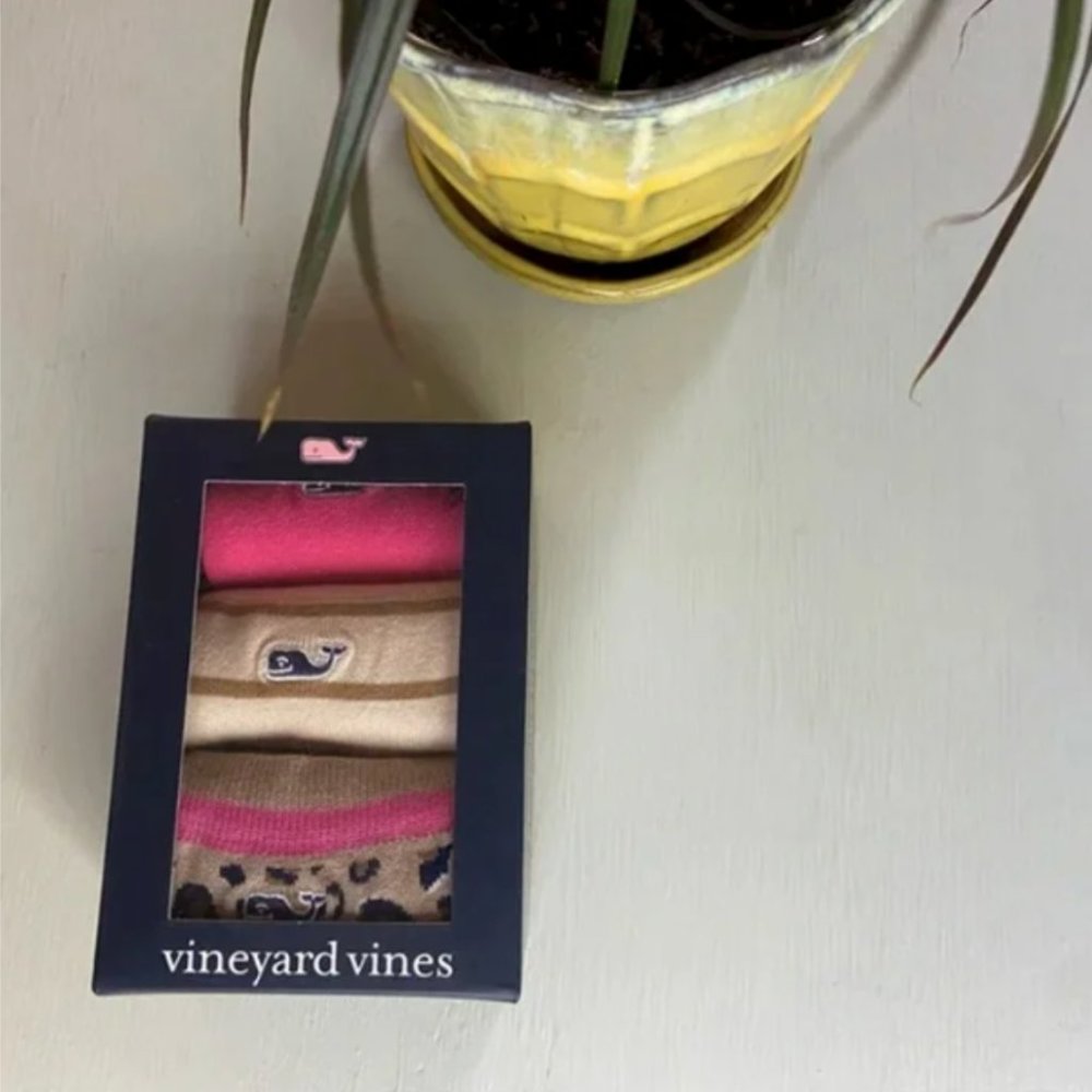 NWT Vineyard Vines Cheetah Socks 3-Pack